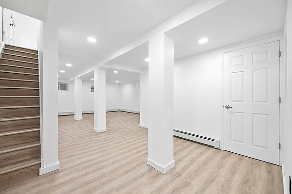Sold by RE MAX Team | media 24