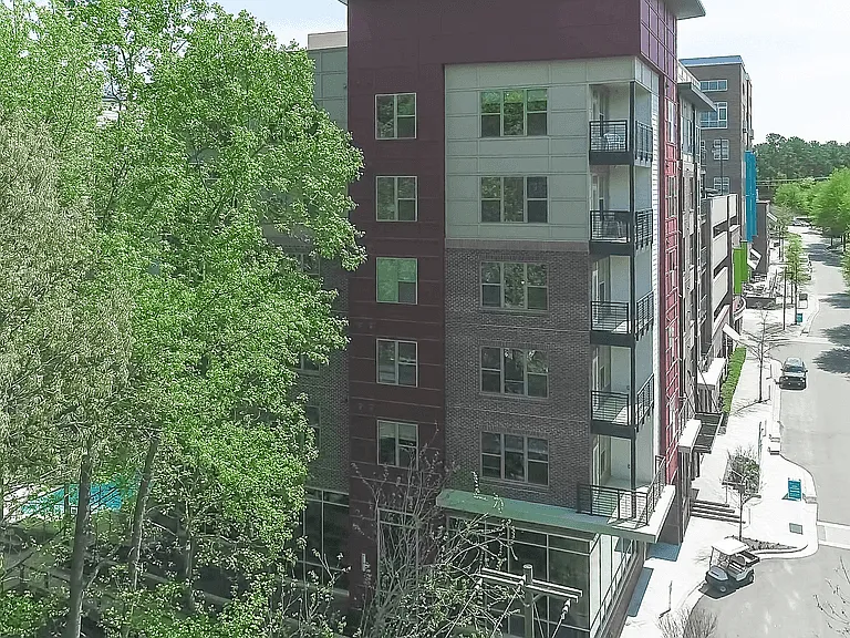 The Flats Exchange on Erwin Apartments — Photo 42