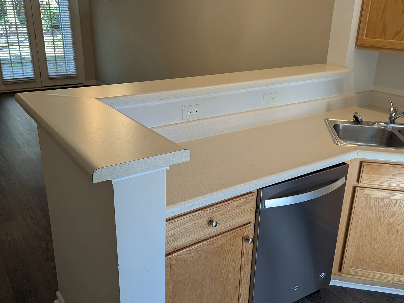 2 bed, 2.5 bath, 1073 sqft, $1,550 — Photo 4