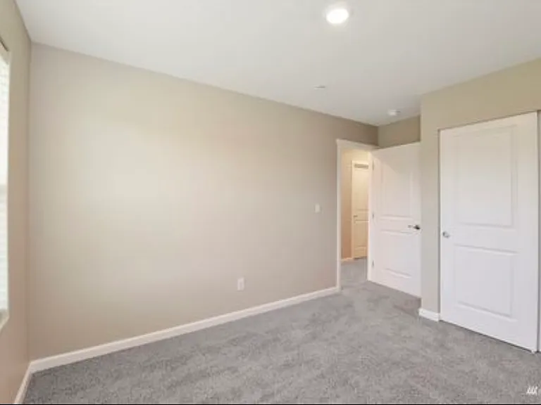 8804 E Gilman Ave — Photo 5