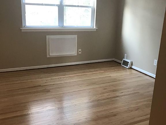 3rd image of 5483 Vicaris St #1