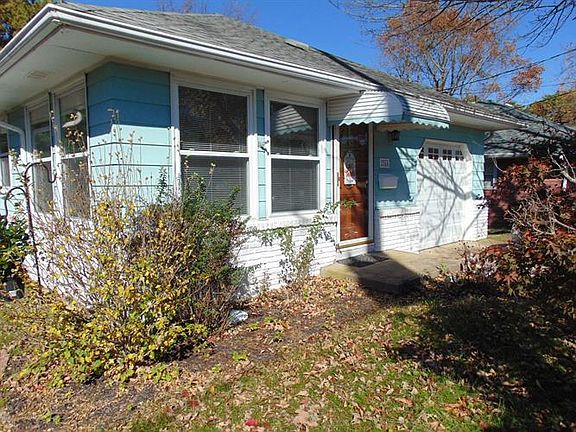 2nd image of 2264 Mount Hood Ln