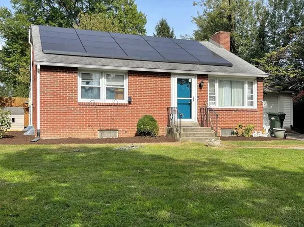 30 Peacock Dr, Lancaster, PA 17601