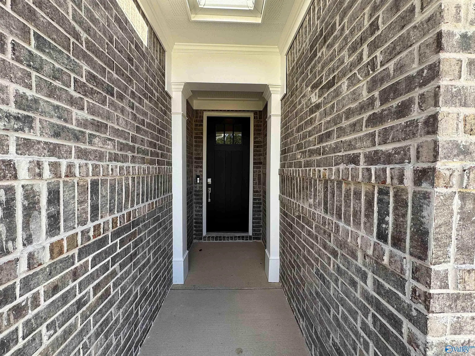 4 bed, 3.0 bath, 1943 sqft, $2,495 — Photo 4