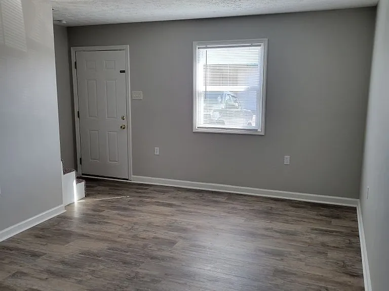 117 Spring Circle Dr — Photo 3