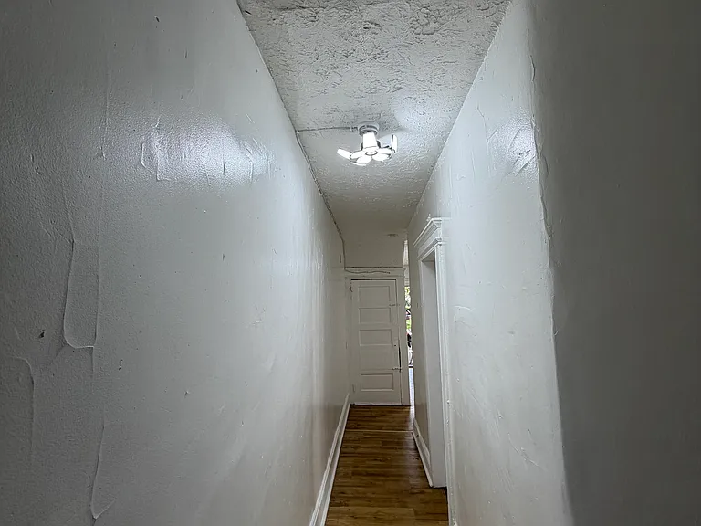 274 Carroll Ave #1B — Photo 4