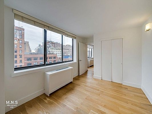 4th image of 250 W 19th St APT 7C