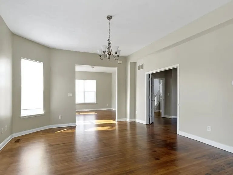 2605 Carrollton Ave — Photo 34