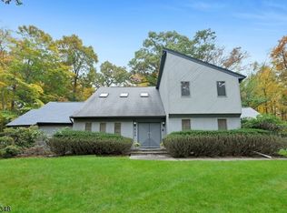 645 Juniper Pl, Franklin Lakes, NJ 07417