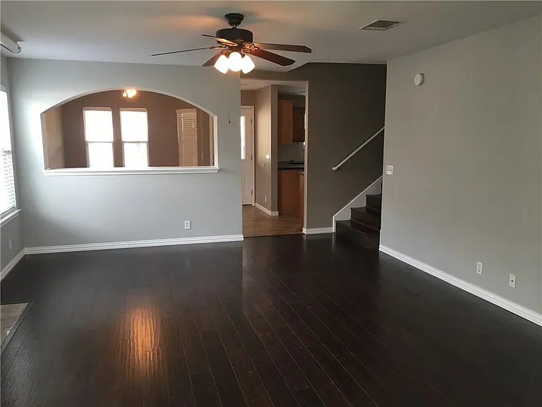 312 Estate Dr — Photo 8