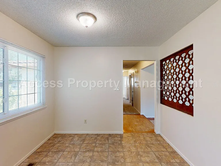 1441 Montclair Dr — Photo 13