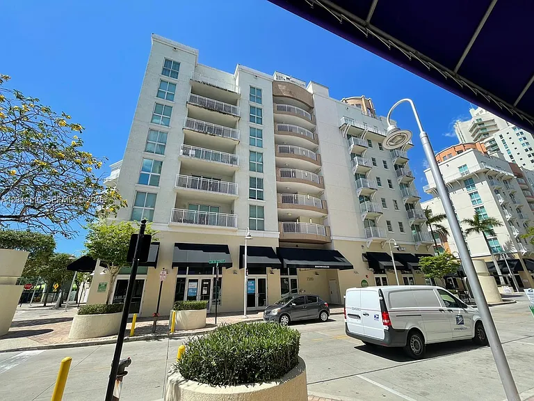 7280 SW 90th St #205 — Photo 12
