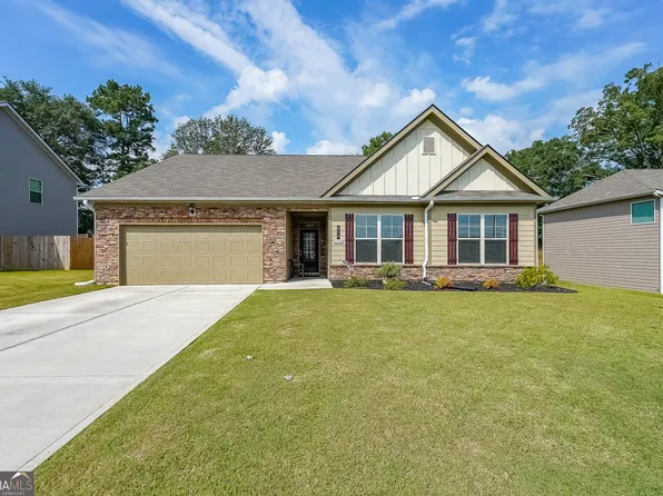 516 McGinnis Cir, Calhoun, GA 30701