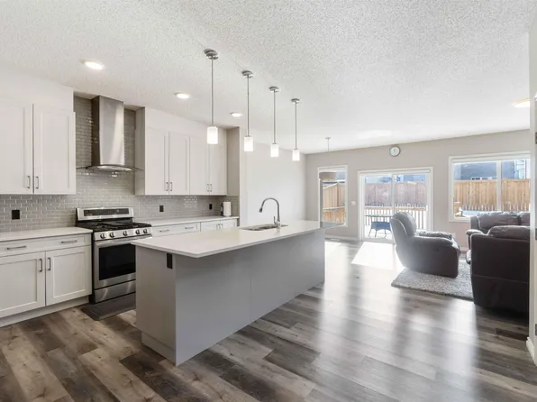 435 41st Ave NW, Edmonton, AB T6T 2G2