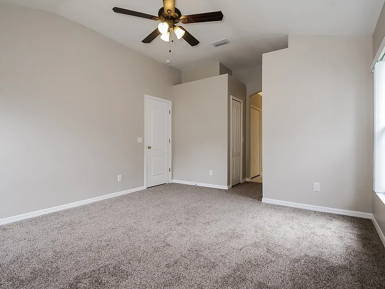 9801 Laurel Ledge Dr — Photo 7