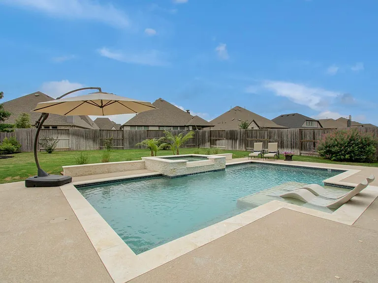7111 Pondhawk Dr — Photo 36