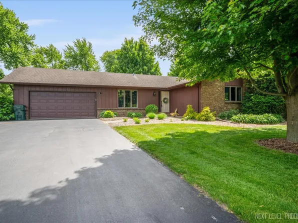 38W277 Monterey Dr, Batavia, IL 60510