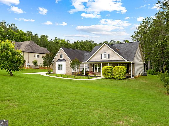 2nd image of 22 Gordon Manor Ct