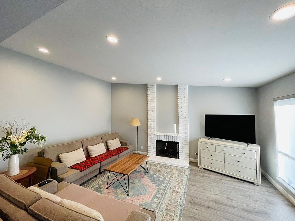 2nd image of 2725 Bayberry Way
