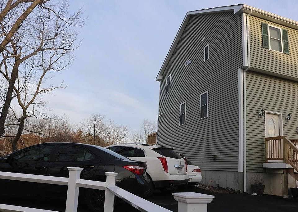 1st image of 11 Glen Ct