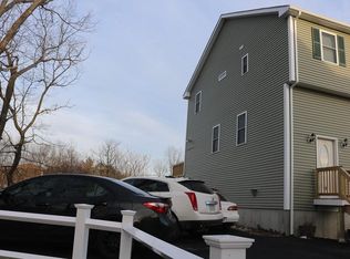 11 Glen Ct, Lynn, MA 01901