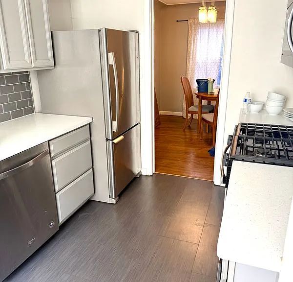 375 W Webster St — Photo 5