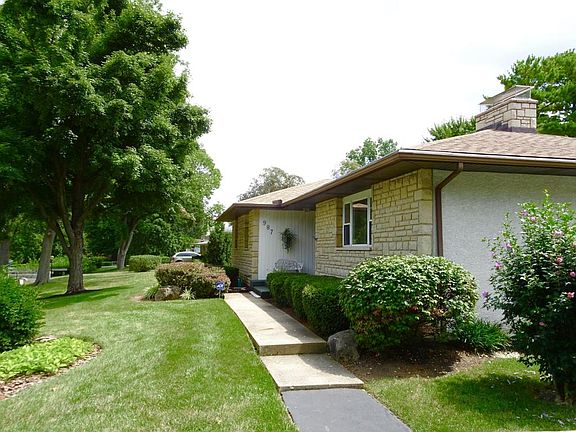 5th image of 987 Norway Dr