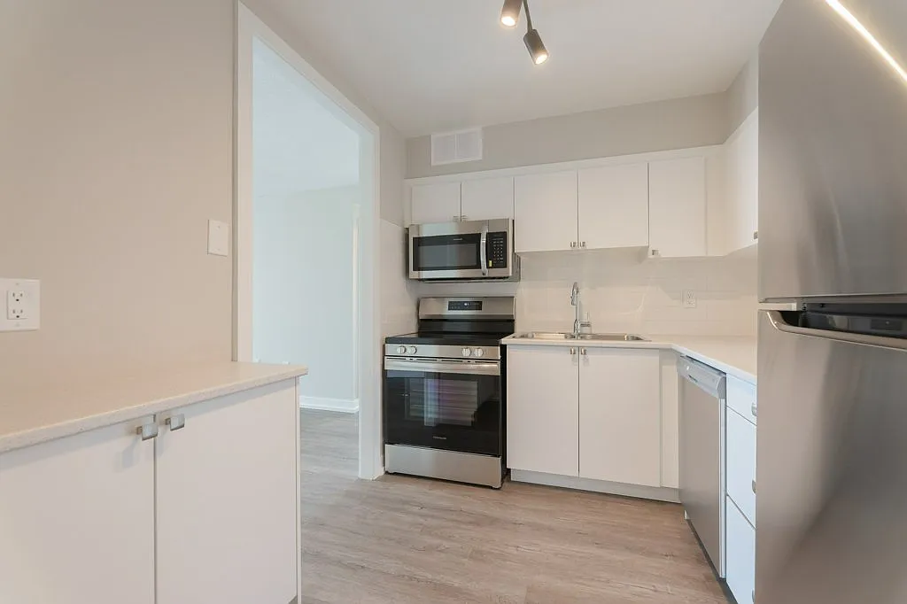 3575 Kaneff Crescent Mississauga — Photo 3