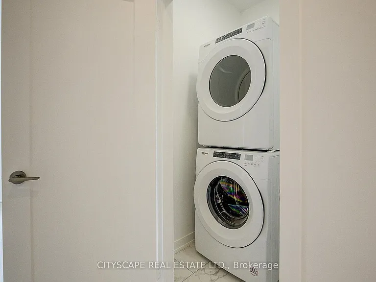 416 Dundas St S #13 — Photo 29