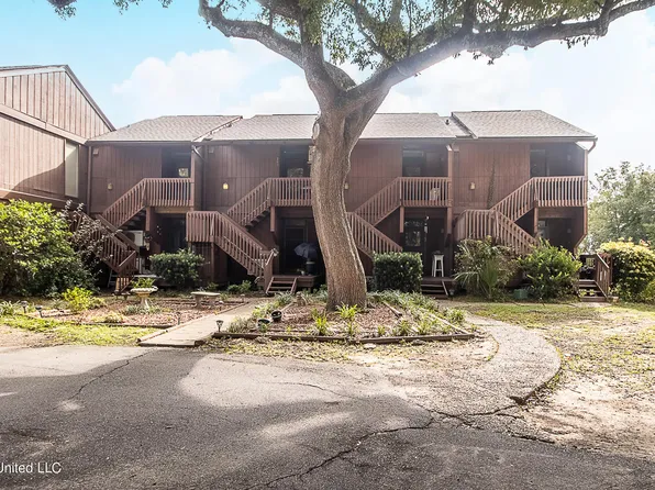 202 Lakeside Villa #A, Diamondhead, MS 39525