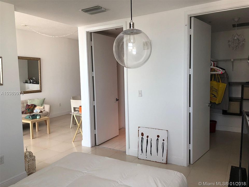 1st image of 2200 NE 4th Ave APT 905
