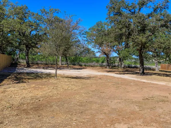 334 Morning Glory Dr, Fredericksburg, TX 78624