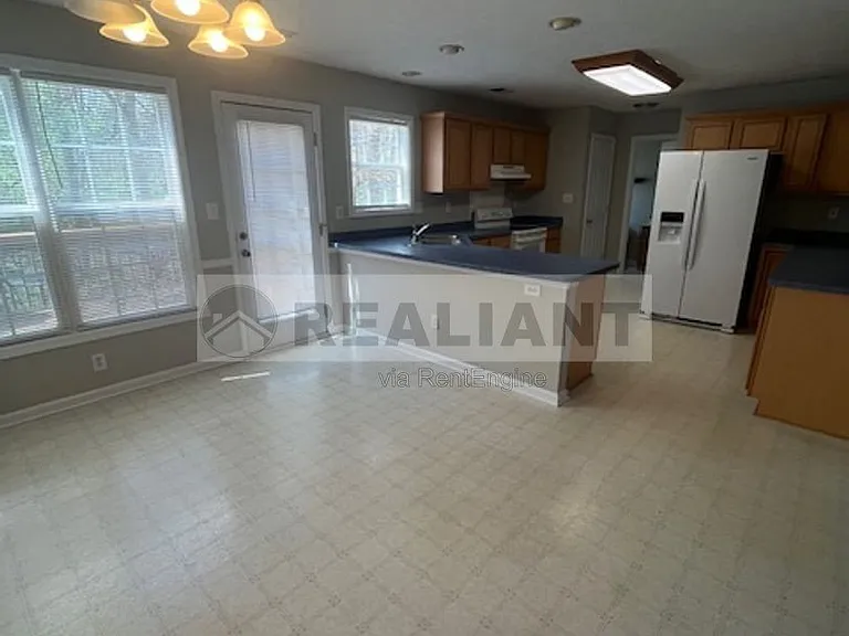 2108 Heath Land Pl — Photo 3
