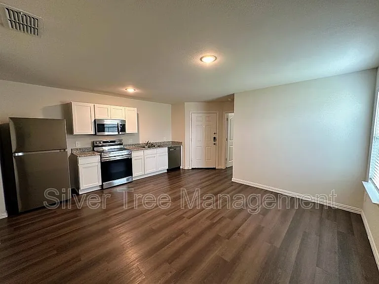 2914 Jones St #A — Photo 6