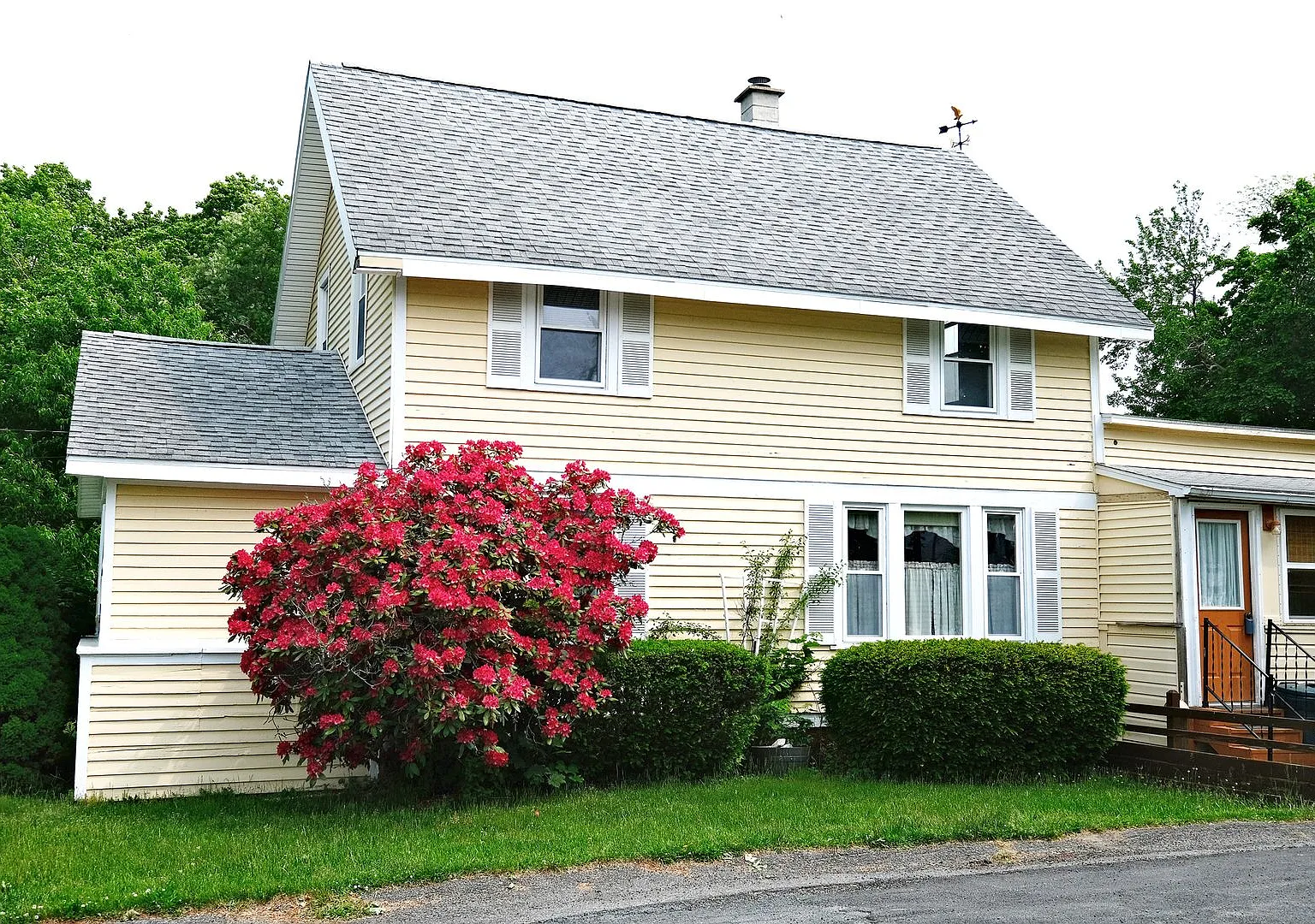 East Greenbush School District - 4 BR 1 BA home — Photo 2