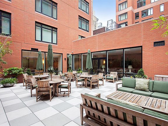 4th image of 205 W 76th St APT 7J