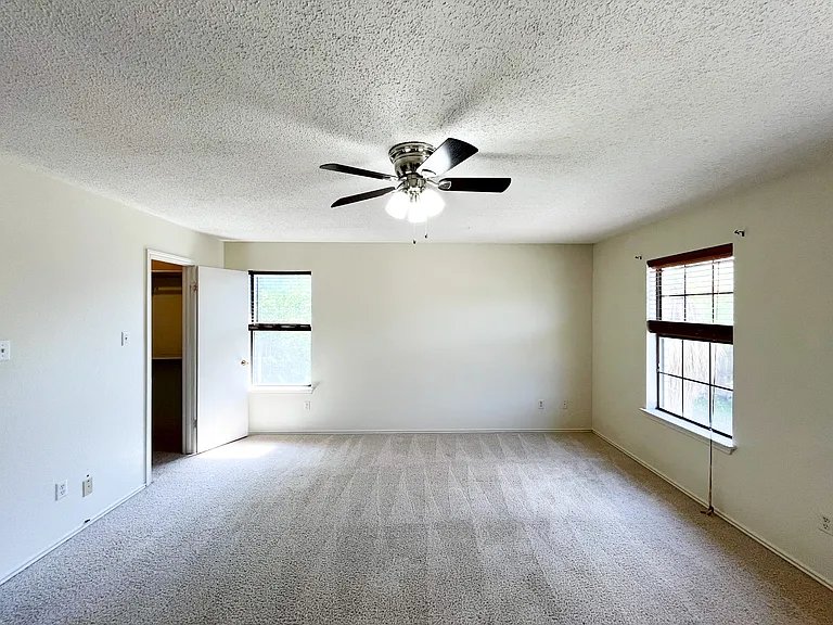 2512 Schulze Dr — Photo 28