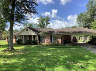 6111 Rosewood Dr, Orange, TX 77632