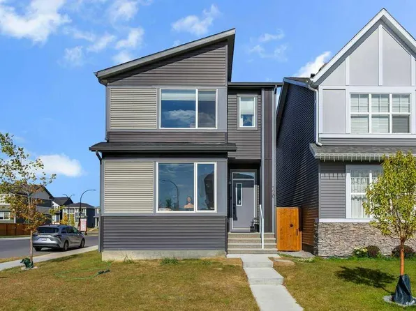 120 Belmont Vlg SW, Calgary, AB T2X 4W5