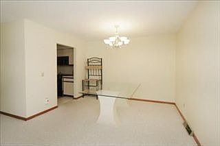 5th image of 176 Woodridge Dr
