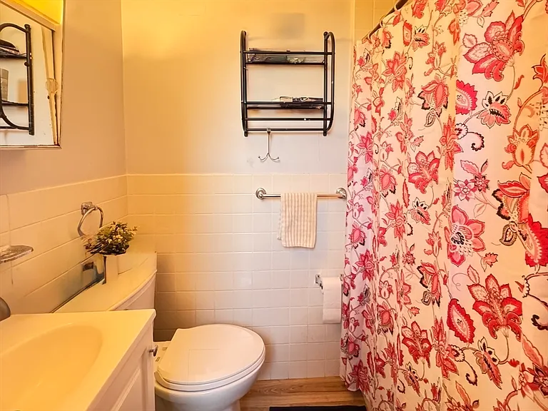 17 Farragut Ave #2 — Photo 12