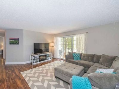 331 Linden St, Mahwah, NJ, 07430