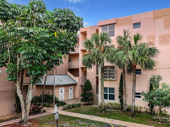 2nd image of 9481 Evergreen Place #406