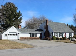 8 Oak St, Old Saybrook, CT 06475