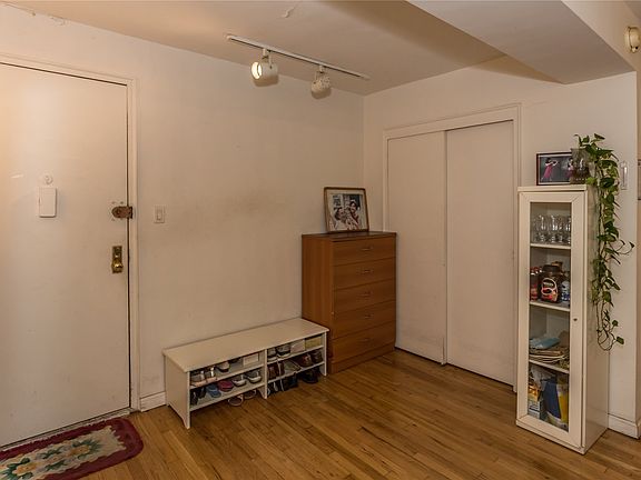 5th image of 67-50 Thornton Pl APT 2T