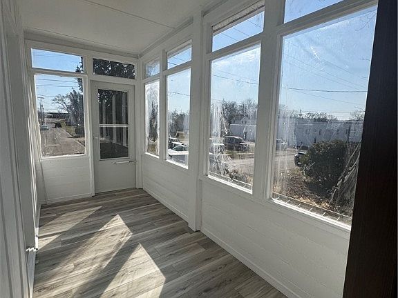 5th image of 713 Nancy Ave