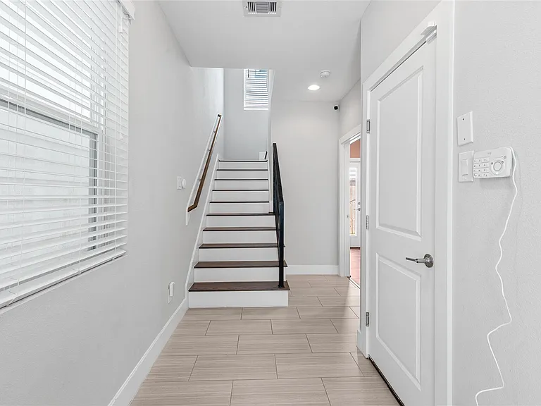 8320 Vista Bella Ln — Photo 6