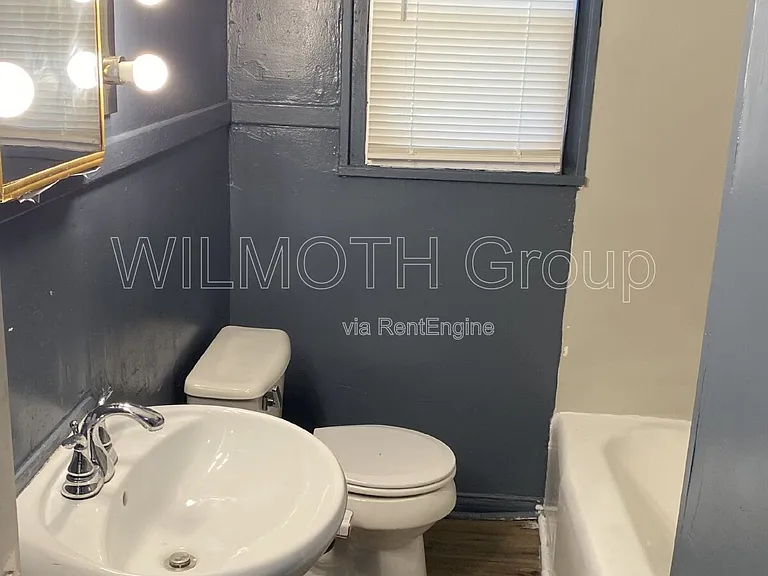 1111 Medford Ave — Photo 8
