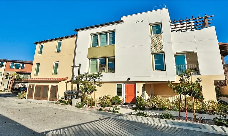 1529 Doheny Way — Photo 6