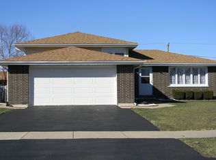 7928 W 81st St, Bridgeview, IL 60455